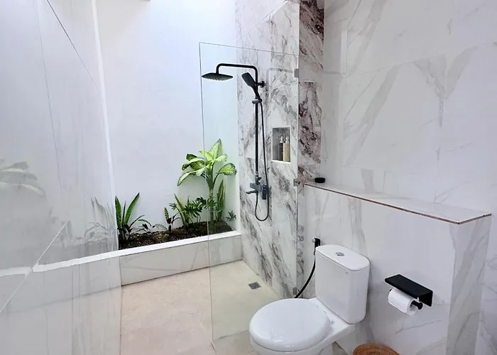 Nairi Ungasan Villa *